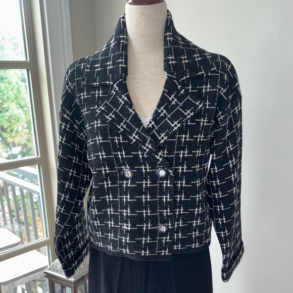 Zara Jackets & Blazers - Zara Black and White Geometric Blazer